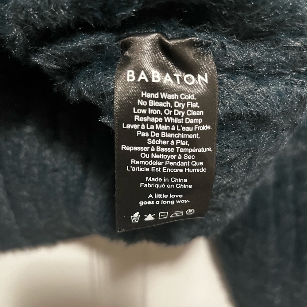 Aritzia Babaton Ulmann Fleecy Cozy Knit Eyelash Style Cropped Sweater Sz S - Picture 6 of 12